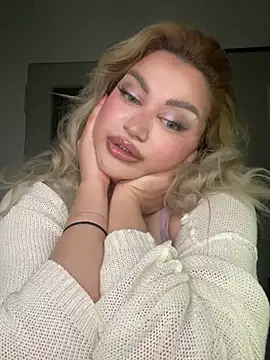 Snapshot of EmiliaPetrova chatting on 02-15-25, 12:15 EmiliaPetrova online show from 02-15-25, 12:15