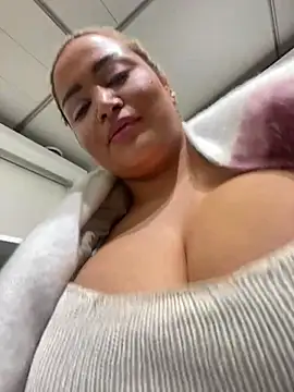 Snapshot of EmiliaPetrova chatting on 03-14-25, 06:07 EmiliaPetrova online show from 03-14-25, 06:07