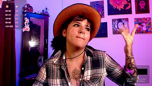 Snapshot of raven-gotic chatting on 02-05-25, 01:04 raven-gotic online show from 02-05-25, 01:04