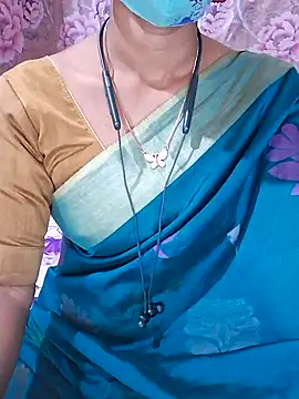 Snapshot of XBHUUME chatting on 12-22-24, 08:16 XBHUUME online show from 12-22-24, 08:16