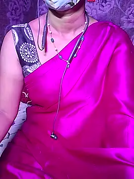 Snapshot of XBHUUME chatting on 10-06-25, 04:59 XBHUUME online show from 10-06-25, 04:59