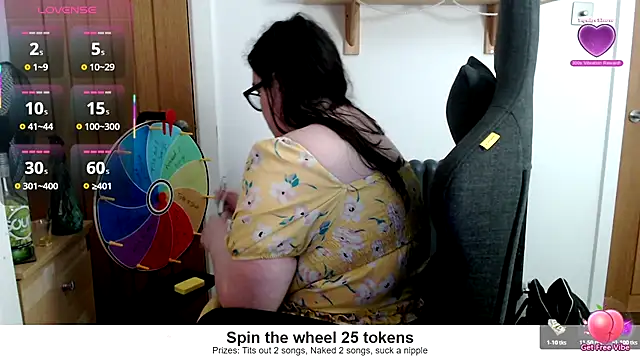 Snapshot of Rebecca_Summer chatting on 05-18-26, 06:03 Rebecca Summer online show from 05-18-26, 06:03