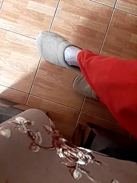 feet toes online show from 11-20-25, 06:57