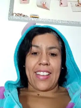 Molly newman6 online show from 11-17-25, 05:41