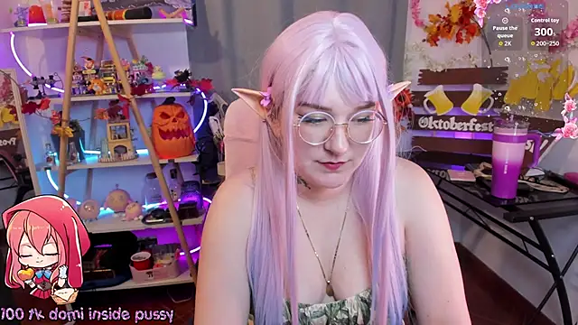 Snapshot of HunnyyLove chatting on 10-10-25, 05:23 HunnyyLove online show from 10-10-25, 05:23