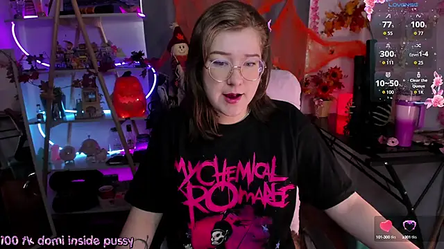 Snapshot of HunnyyLove chatting on 10-12-25, 03:22 HunnyyLove online show from 10-12-25, 03:22