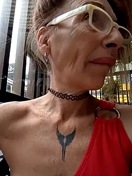 FrozenWaffle online show from 04-01-26, 02:47