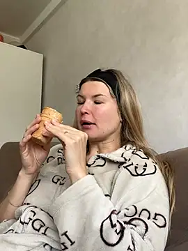 AngelMiaM online show from 04-27-26, 07:28