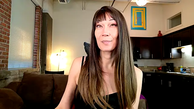 Snapshot of EveEnigma chatting on 01-09-25, 01:35 EveEnigma online show from 01-09-25, 01:35