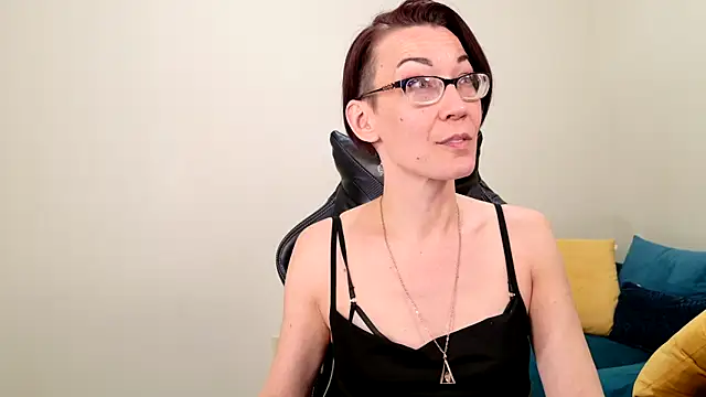 Snapshot of EveEnigma chatting on 02-25-25, 05:04 EveEnigma online show from 02-25-25, 05:04