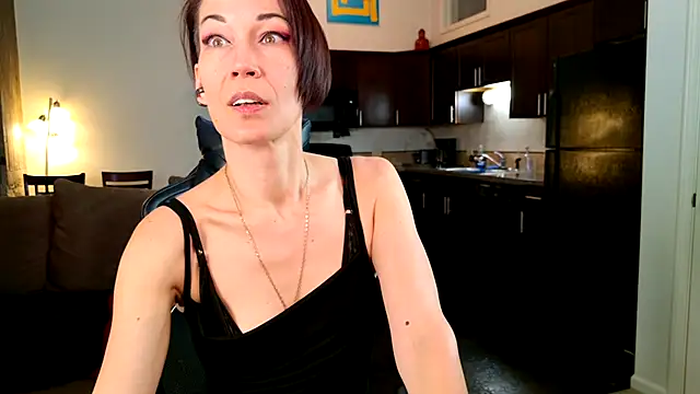 Snapshot of EveEnigma chatting on 03-04-25, 01:17 EveEnigma online show from 03-04-25, 01:17