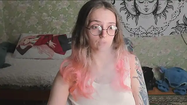 Snapshot of Cutie_Adelia chatting on 05-07-26, 12:54 Cutie Adelia online show from 05-07-26, 12:54
