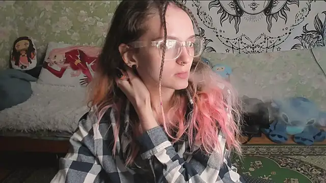 Snapshot of Cutie_Adelia chatting on 05-12-26, 12:46 Cutie Adelia online show from 05-12-26, 12:46