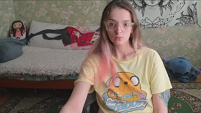 Snapshot of Cutie_Adelia chatting on 05-15-26, 10:33 Cutie Adelia online show from 05-15-26, 10:33