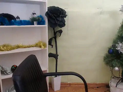 Snapshot of CrazyGloria chatting on 12-11-24, 06:25 CrazyGloria online show from 12-11-24, 06:25
