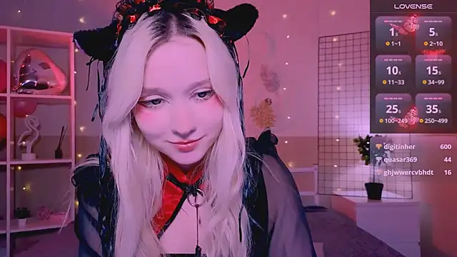 Snapshot of IrmaBell chatting on 03-16-25, 09:05 IrmaBell online show from 03-16-25, 09:05