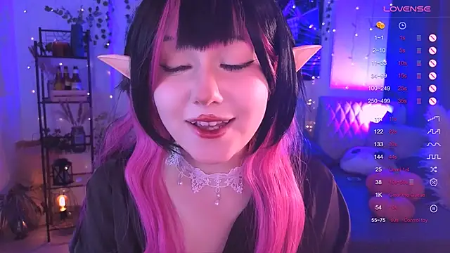 Snapshot of IrmaBell chatting on 10-29-25, 09:05 IrmaBell online show from 10-29-25, 09:05