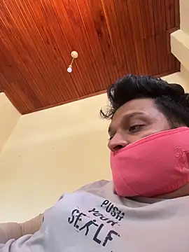 Snapshot of Vinu81 chatting on 03-15-26, 07:47 Vinu81 online show from 03-15-26, 07:47