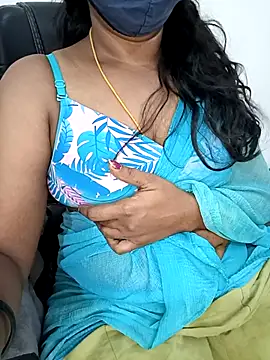 Snapshot of Tamil-hotwife chatting on 05-03-26, 03:23 Tamil-hotwife online show from 05-03-26, 03:23
