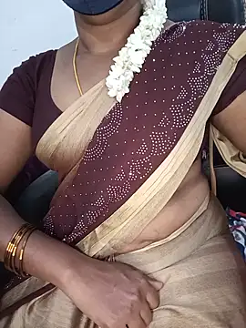 Snapshot of Tamil-hotwife chatting on 05-25-26, 05:19 Tamil-hotwife online show from 05-25-26, 05:19