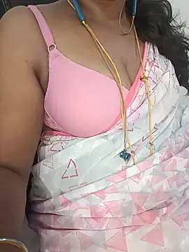 Snapshot of Tamil-hotwife chatting on 06-12-26, 08:57 Tamil-hotwife online show from 06-12-26, 08:57