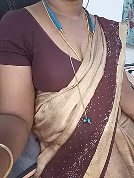 Snapshot of Tamil-hotwife chatting on 06-12-26, 09:03 Tamil-hotwife online show from 06-12-26, 09:03