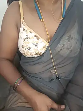 Snapshot of Tamil-hotwife chatting on 06-18-26, 07:41 Tamil-hotwife online show from 06-18-26, 07:41