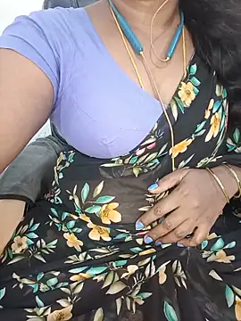 Snapshot of Tamil-hotwife chatting on 06-20-26, 09:01 Tamil-hotwife online show from 06-20-26, 09:01