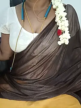 Snapshot of Tamil-hotwife chatting on 06-23-26, 07:17 Tamil-hotwife online show from 06-23-26, 07:17