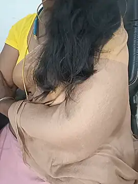 Snapshot of Tamil-hotwife chatting on 06-28-26, 09:15 Tamil-hotwife online show from 06-28-26, 09:15
