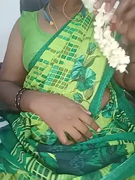 Snapshot of Tamil-hotwife chatting on 07-05-26, 12:28 Tamil-hotwife online show from 07-05-26, 12:28