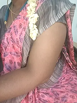 Snapshot of Tamil-hotwife chatting on 07-07-26, 12:24 Tamil-hotwife online show from 07-07-26, 12:24