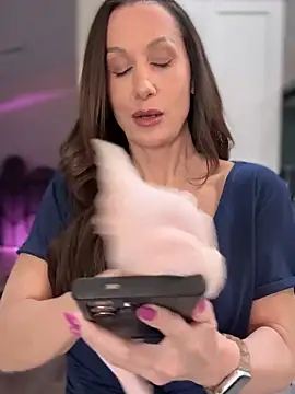 Fiona Kent  online show from 02-19-25, 12:35