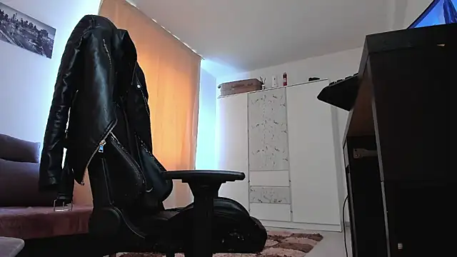 liamaesthetic online show from 03-03-26, 07:36