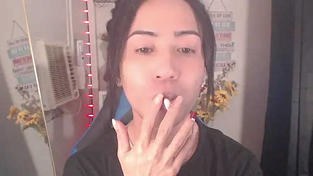 Lemonadexxx online show from 12-17-25, 05:02