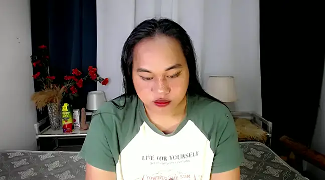 Snapshot of bettina_love chatting on 12-03-24, 08:27 bettina love online show from 12-03-24, 08:27