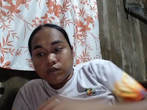 Snapshot of bettina_love chatting on 10-10-25, 04:50 bettina love online show from 10-10-25, 04:50