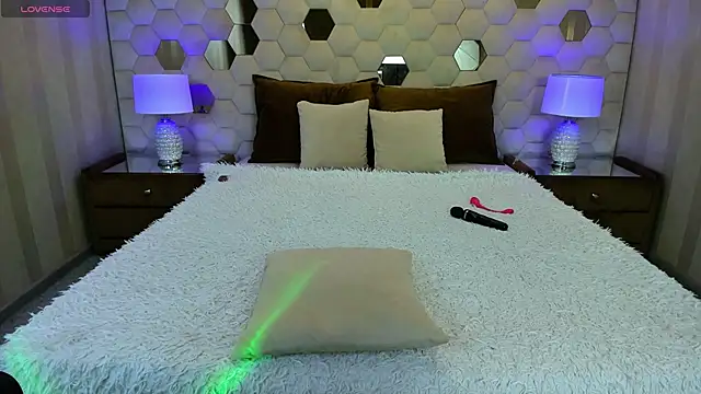 XLindaMilfX online show from 03-20-26, 08:46