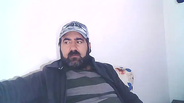 Snapshot of ZYXEL353 chatting on 02-08-25, 09:57 ZYXEL353 online show from 02-08-25, 09:57