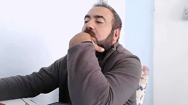 Snapshot of ZYXEL353 chatting on 10-13-25, 12:05 ZYXEL353 online show from 10-13-25, 12:05