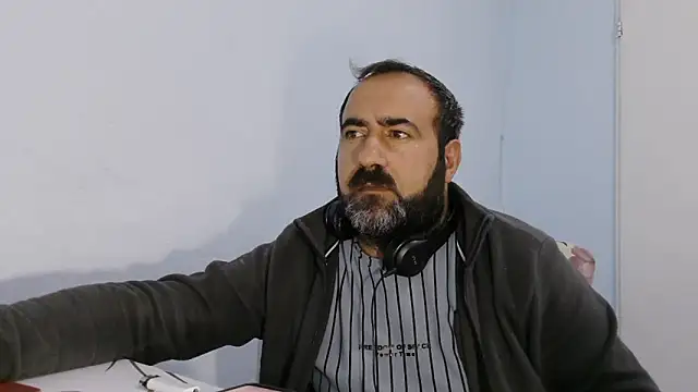 Snapshot of ZYXEL353 chatting on 10-14-25, 02:56 ZYXEL353 online show from 10-14-25, 02:56