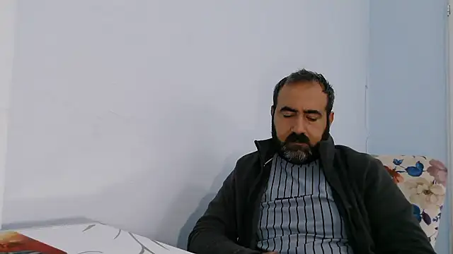 Snapshot of ZYXEL353 chatting on 10-15-25, 01:55 ZYXEL353 online show from 10-15-25, 01:55