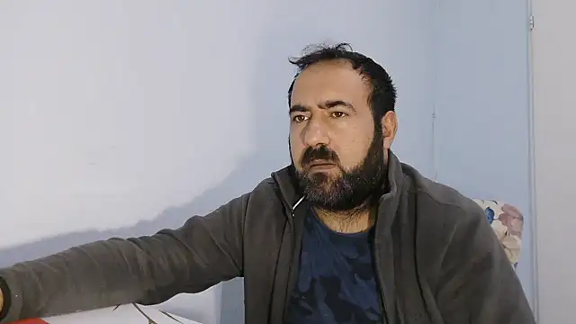 Snapshot of ZYXEL353 chatting on 10-19-25, 11:38 ZYXEL353 online show from 10-19-25, 11:38