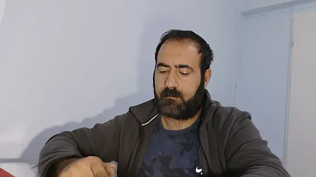 Snapshot of ZYXEL353 chatting on 10-29-25, 11:28 ZYXEL353 online show from 10-29-25, 11:28