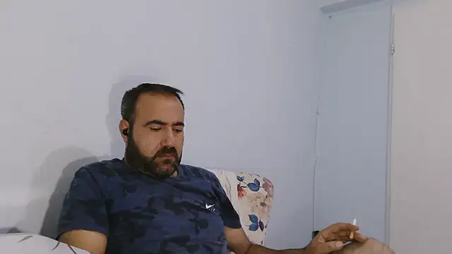 Snapshot of ZYXEL353 chatting on 11-18-25, 11:37 ZYXEL353 online show from 11-18-25, 11:37