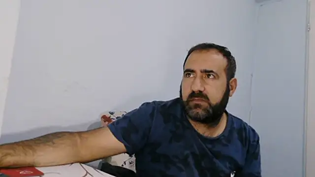 Snapshot of ZYXEL353 chatting on 11-26-25, 01:06 ZYXEL353 online show from 11-26-25, 01:06