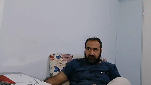 Snapshot of ZYXEL353 chatting on 11-30-25, 01:04 ZYXEL353 online show from 11-30-25, 01:04