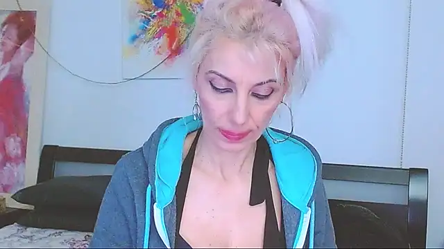 HoneyLara online show from 02-08-25, 05:40