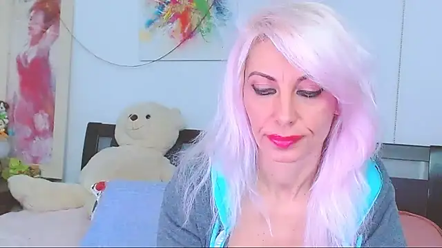 HoneyLara online show from 11-29-25, 08:12