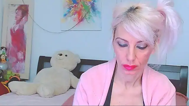 HoneyLara online show from 12-13-25, 09:20